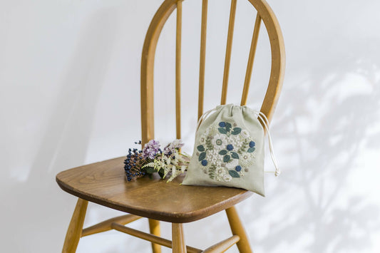 COSMO コスモ 『可憐なフラワーサークル』 刺しゅうキット