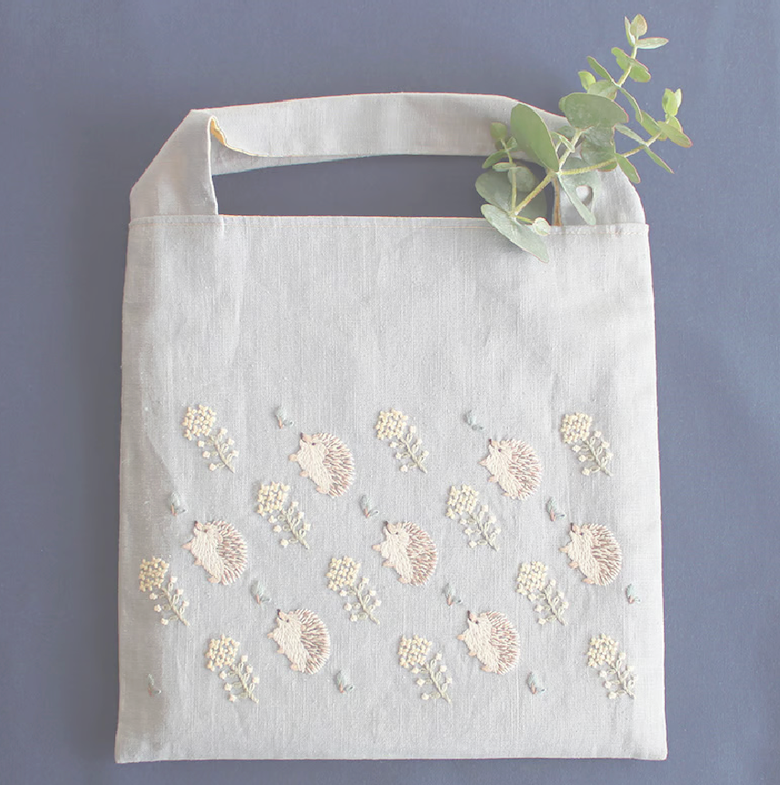 Chicchiさん はりねずみさんとナノハナのバッグ 刺繍キッ