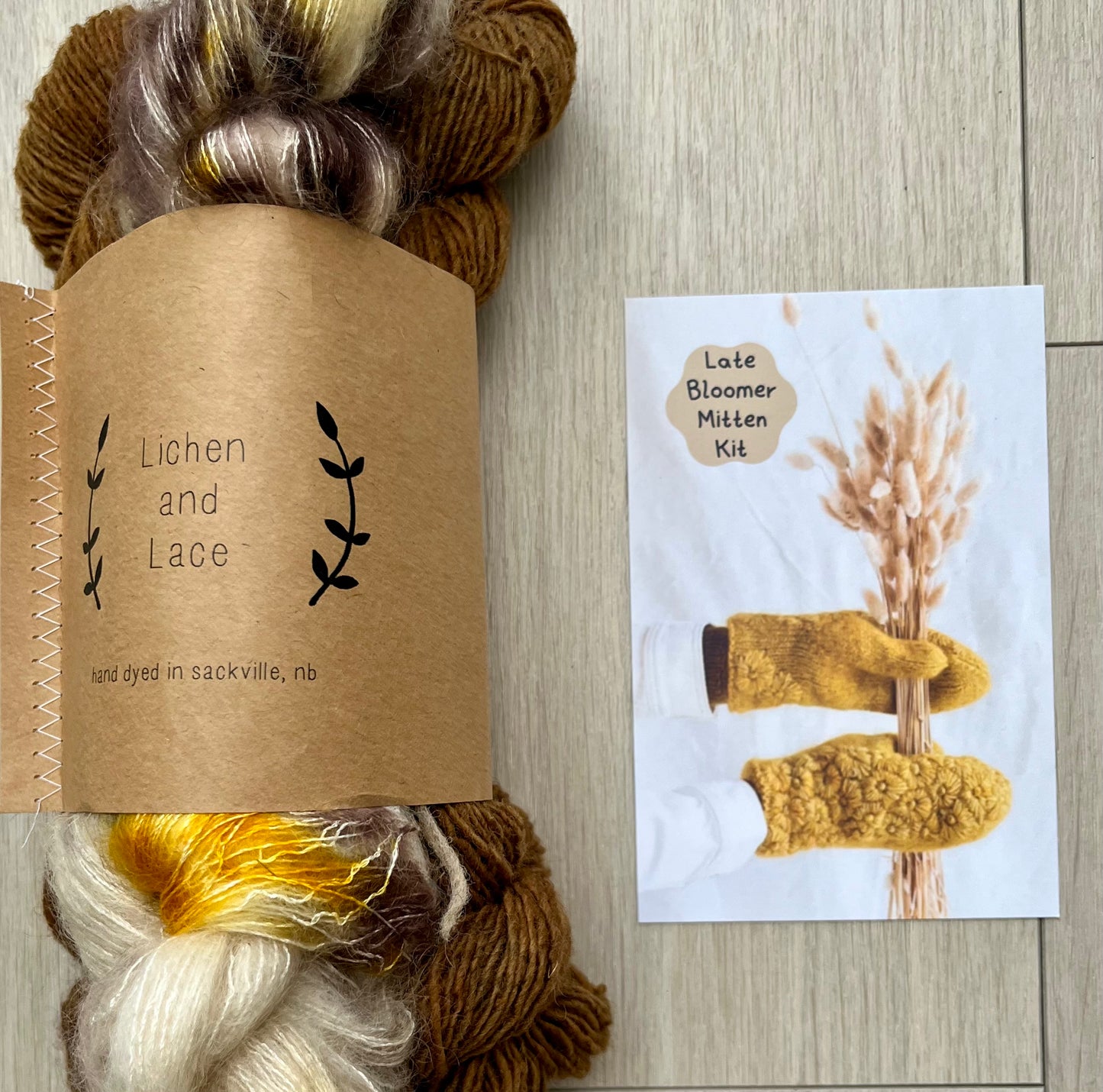 Lichen and Lace X Kristin Ledgett Late Bloomer 手袋手編みキット