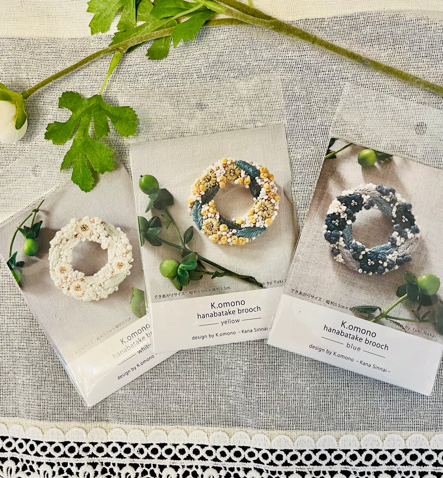 k.omono hanabatake wreath brooch embroidery kit