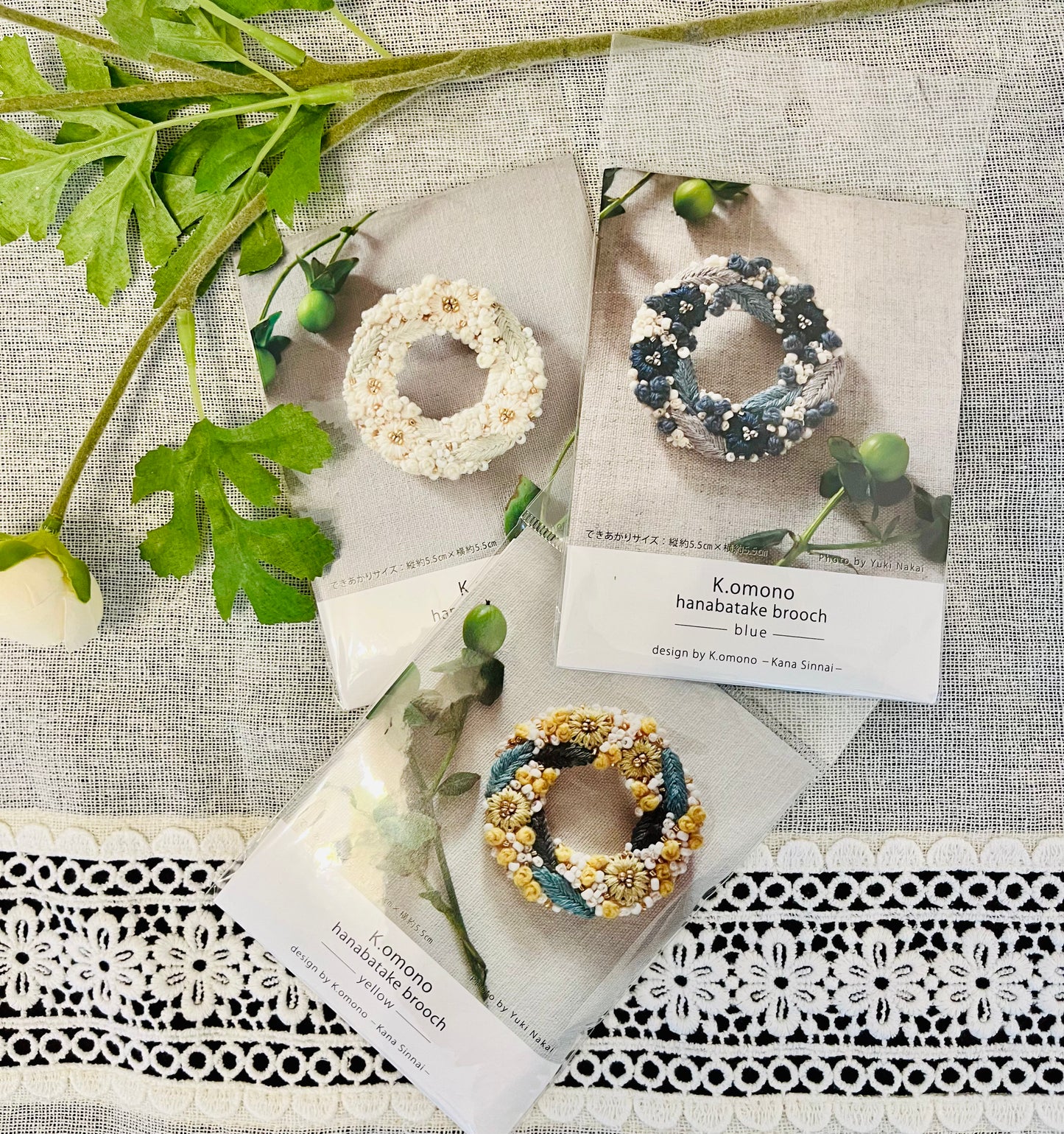 k.omono hanabatake wreath brooch embroidery kit