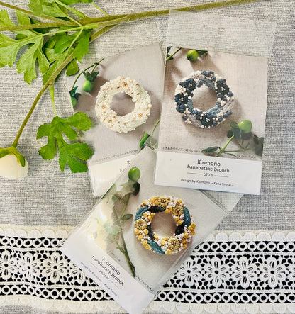 k.omono hanabatake wreath brooch embroidery kit