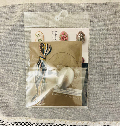 フランス刺しゅうブローチキット