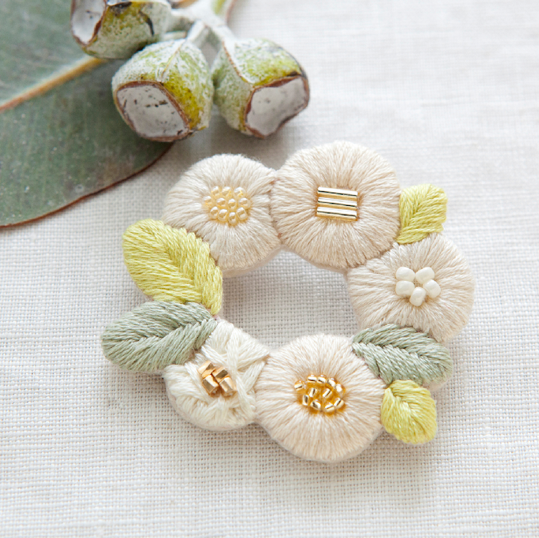 k.omono floret wreath brooch embroidery kit