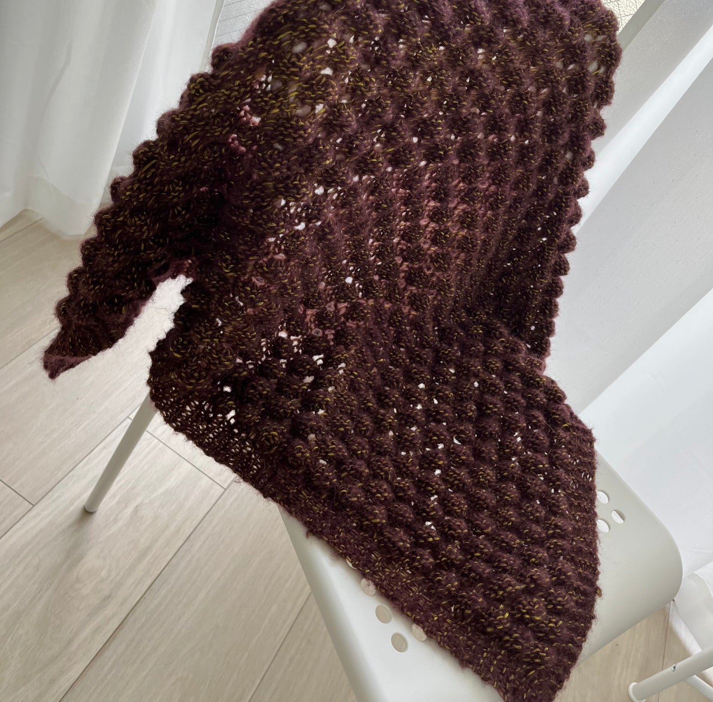 FREE PATTERN: DARUMA GEEK Pine Cone Shawl Pattern (English and Japanese)