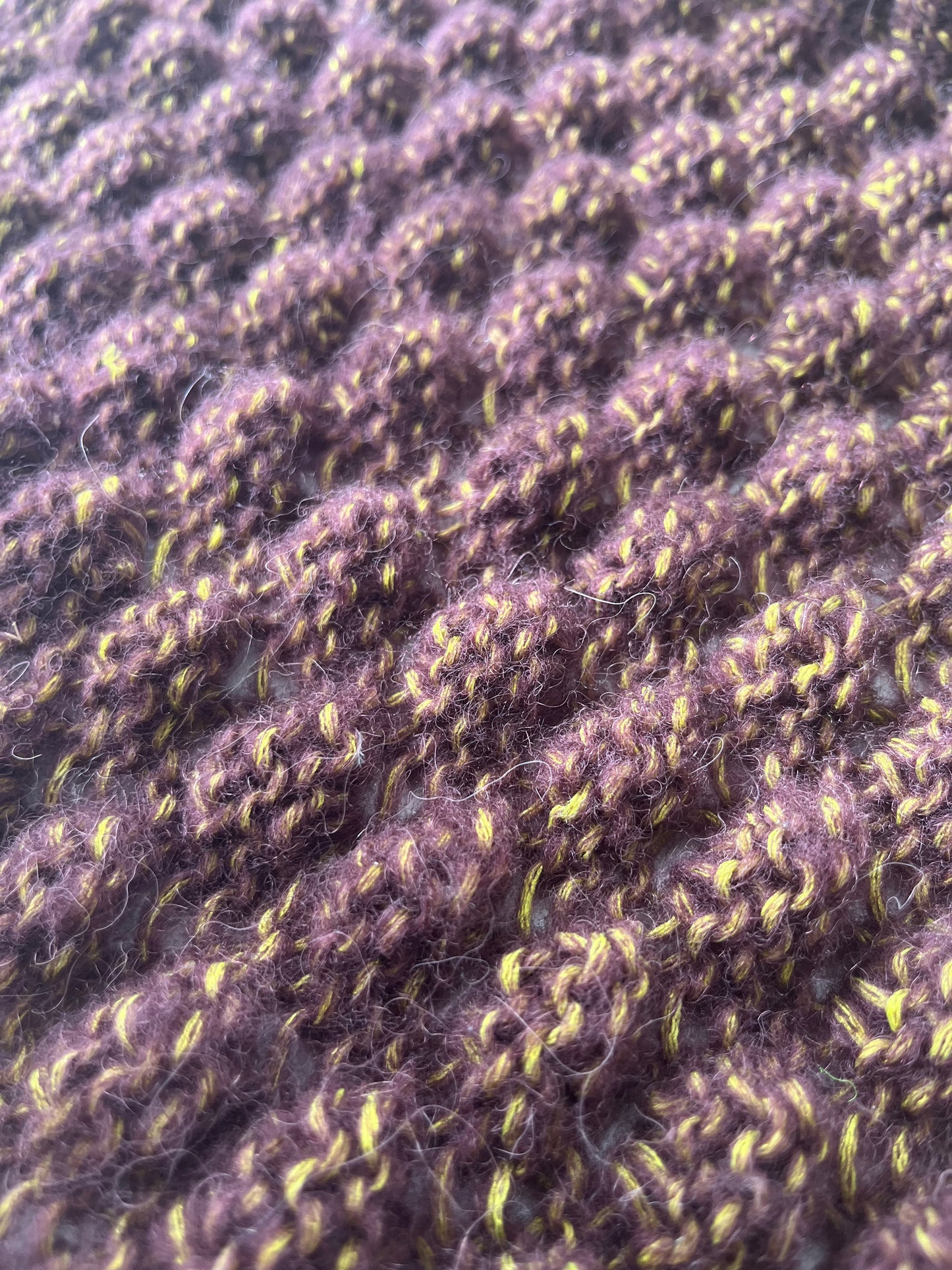 FREE PATTERN: DARUMA GEEK Pine Cone Shawl Pattern (English and Japanese)