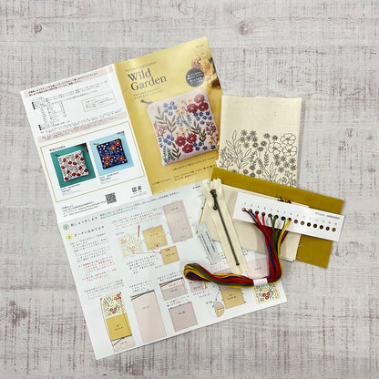 ワイルドガーデン square pouch